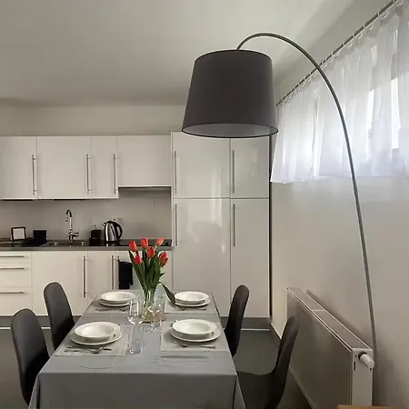 Garden In The Heart Of Vinohrady Appartement